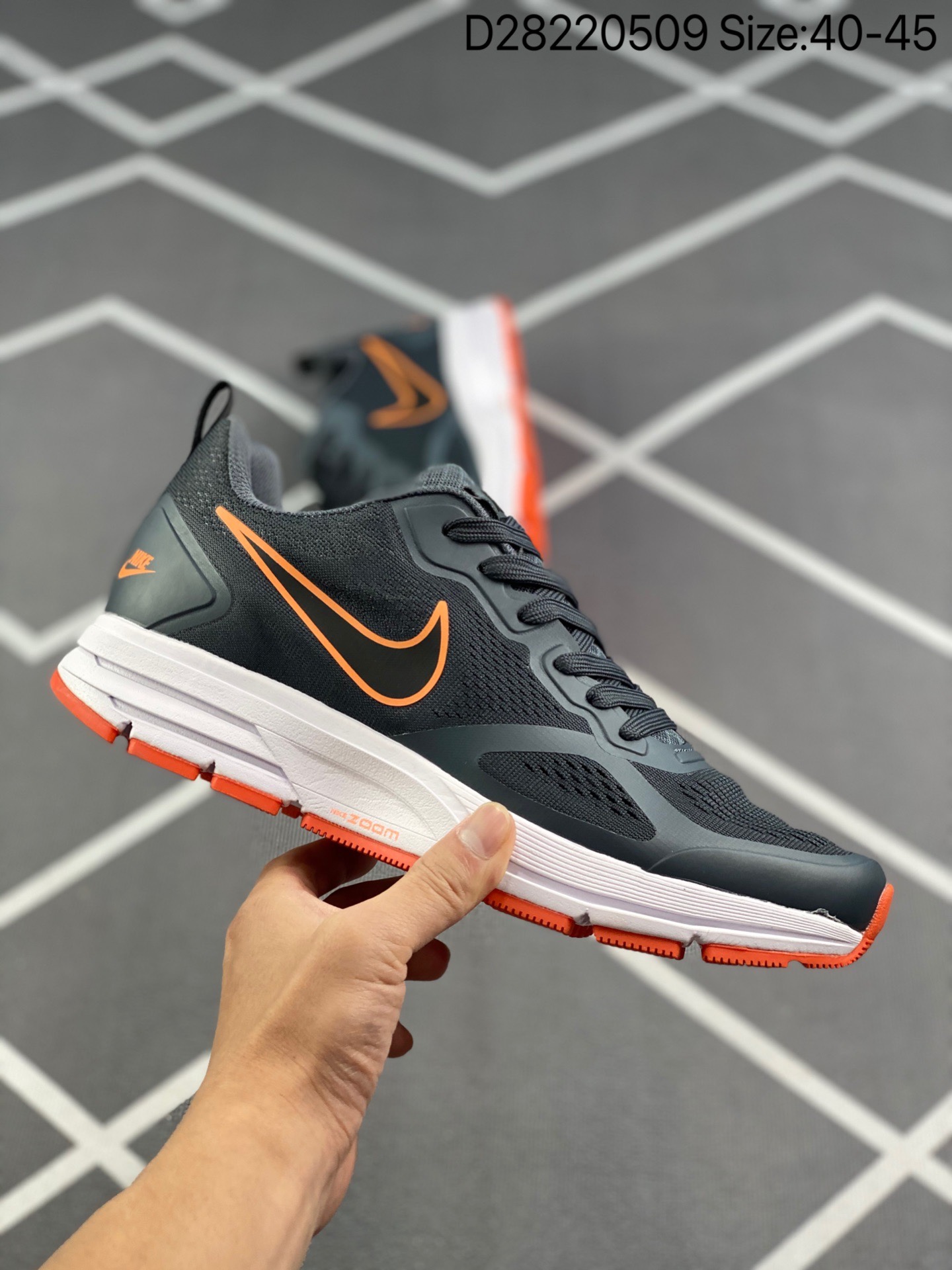 スニーカー  Nike Air Zoom Winflo 26X　靴　ファッションシューズ   何でも似合う