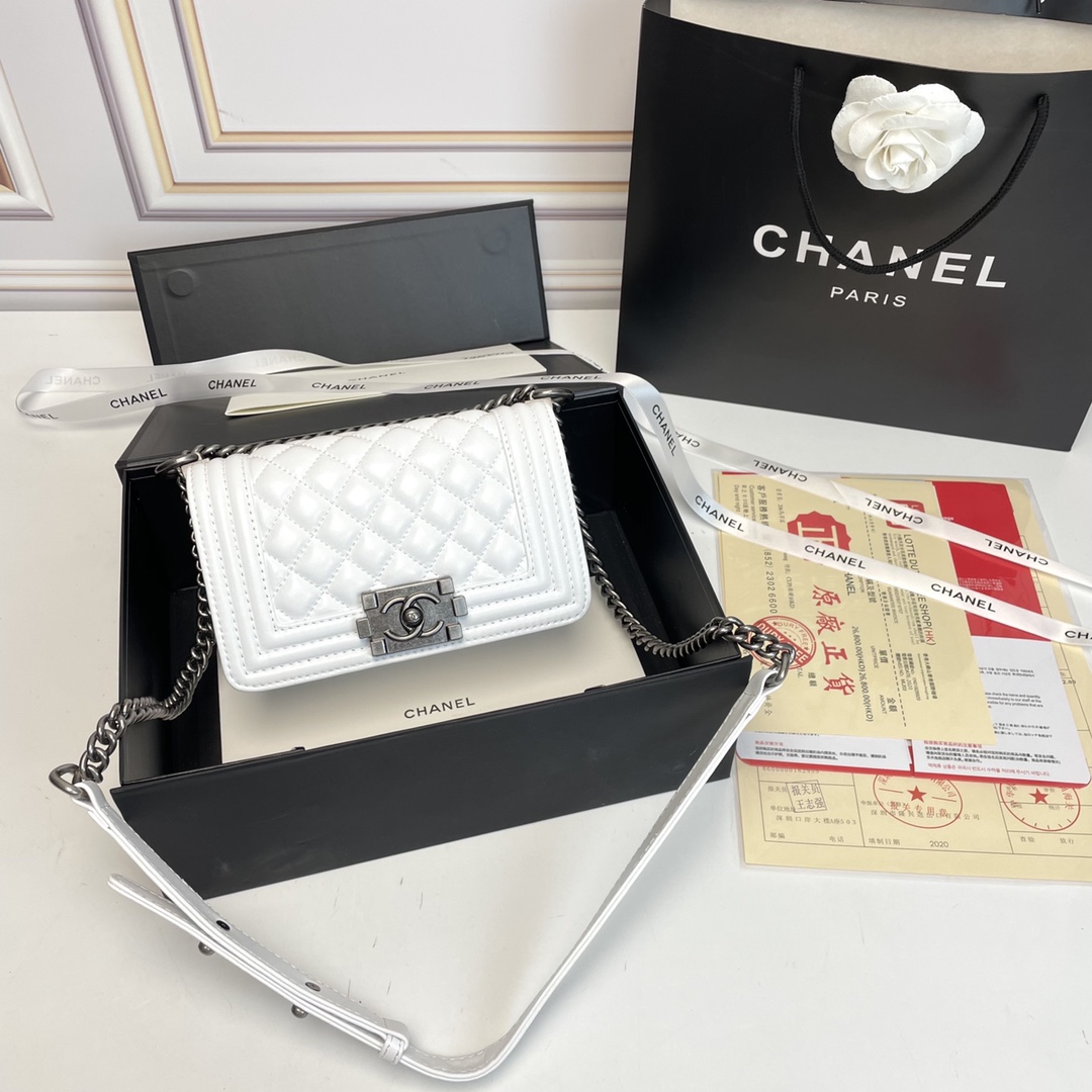 シャネル　CHANEL レディースバッグ　ショルダーバッグ　　バッグ　ブランドバッグ