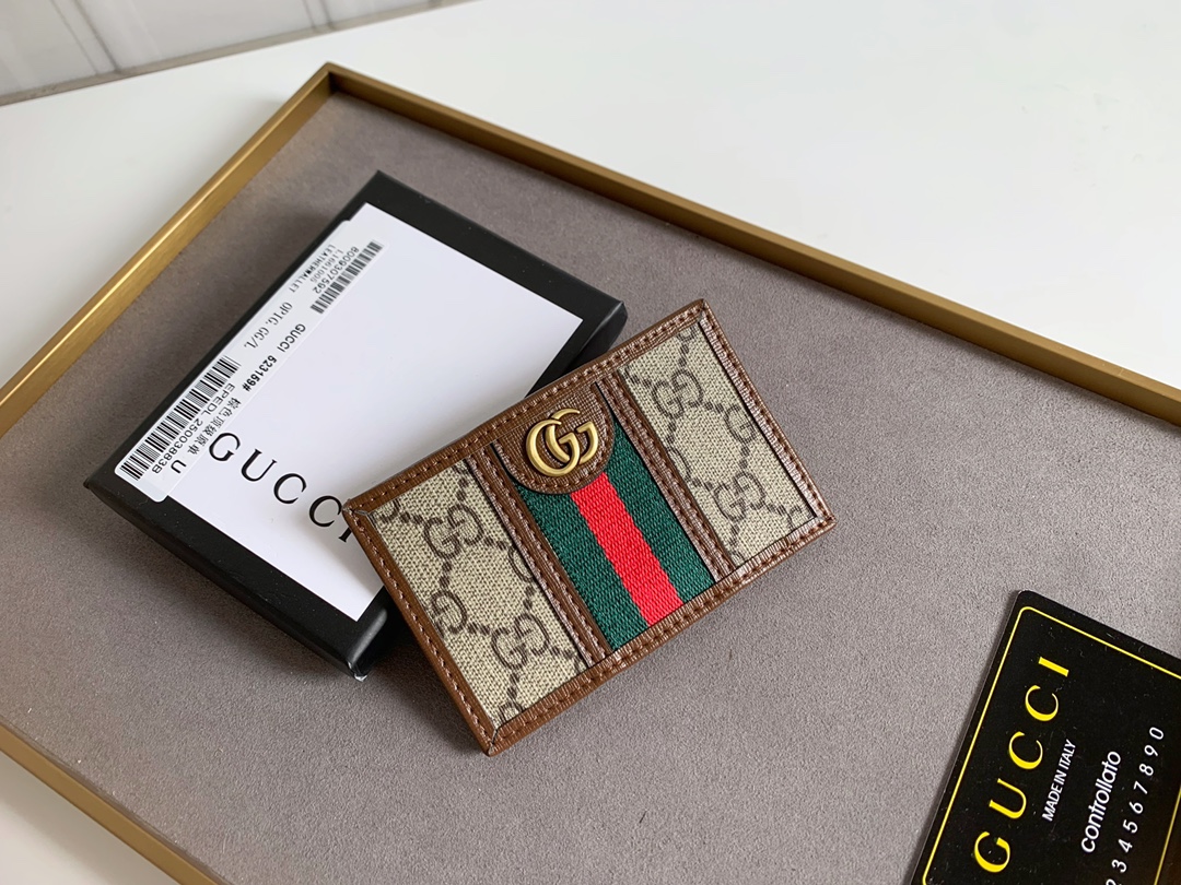 GUCCI レディースバッグ　カードホルダー　　バッグ　ブランドバッグ