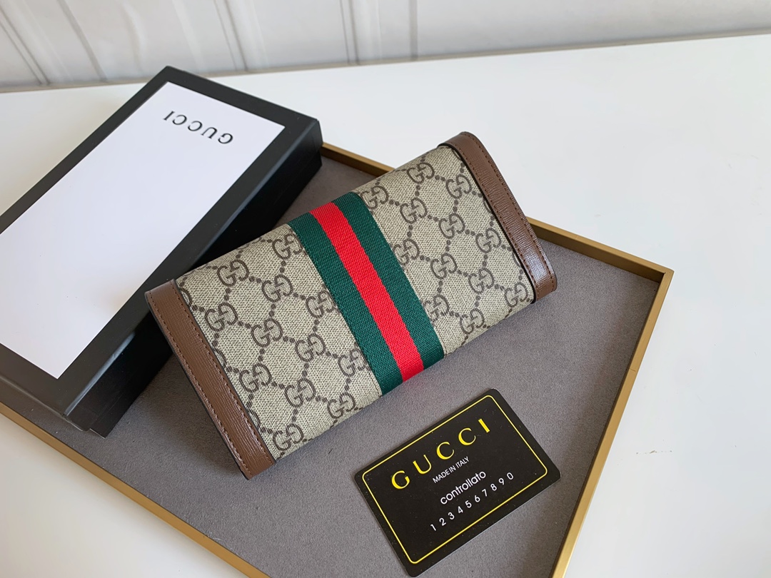 GUCCI レディース財布　カードホルダー　　小銭入れ財布　ブランドバッグ