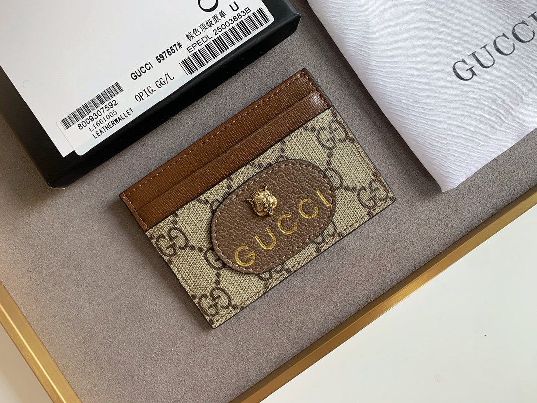 GUCCI レディースバッグ　カードホルダー　　バッグ　ブランドバッグ