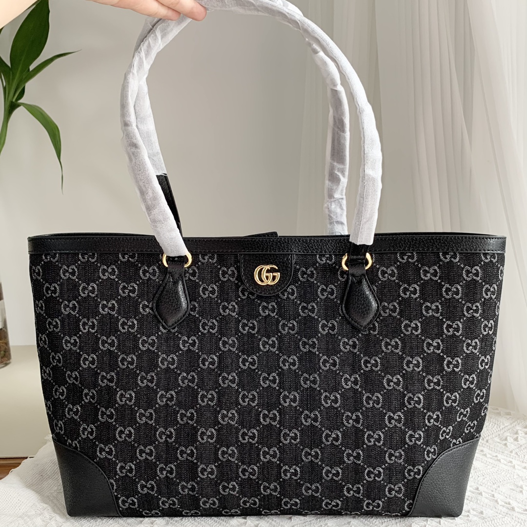 GUCCI レディーストートバッグ ハンドバッグ　