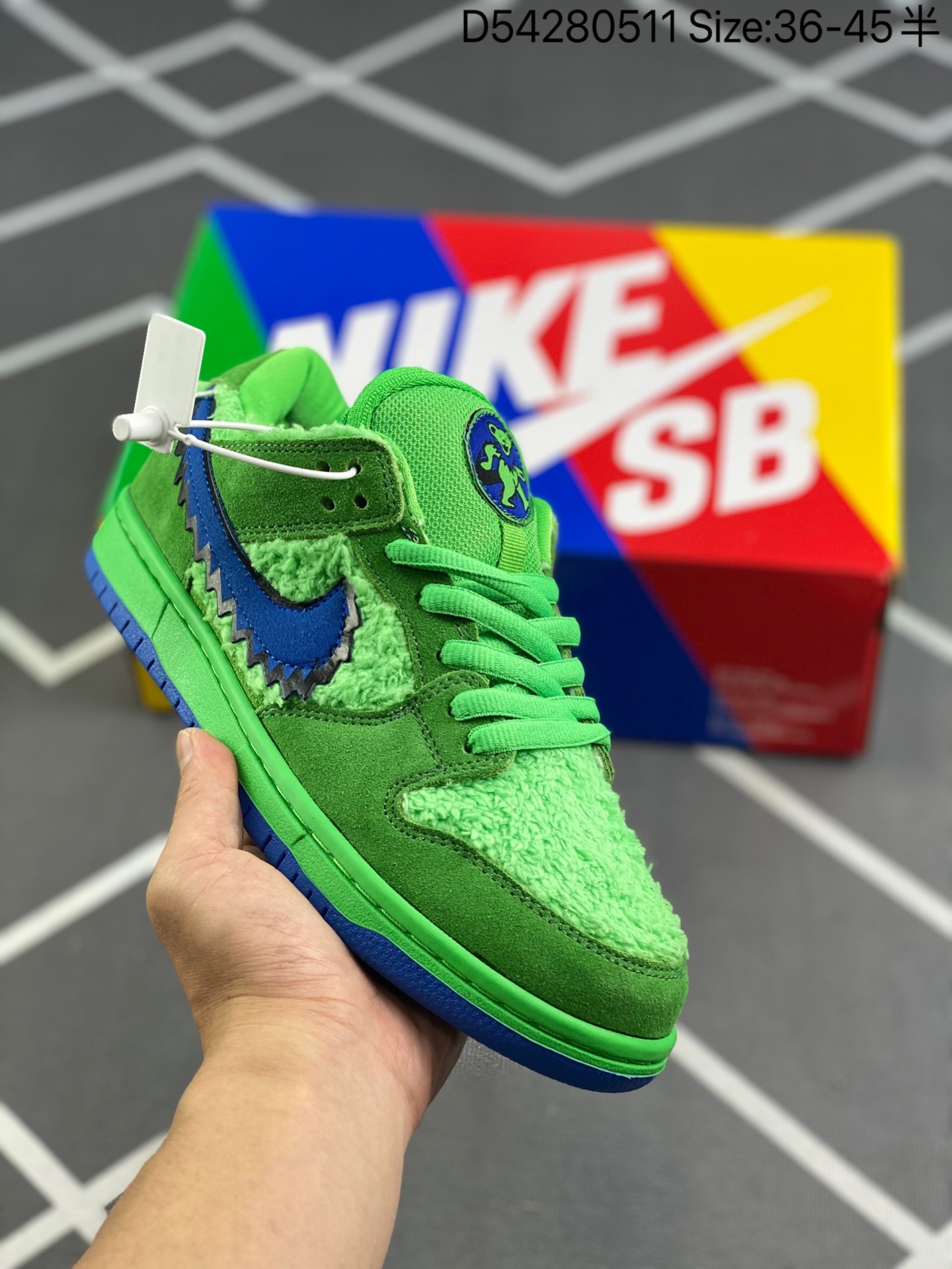 スニーカー   Grateful Dead x Nike SB Dunk Low QS"Yellow Bear"  靴　ファッションシューズ   何でも似合う