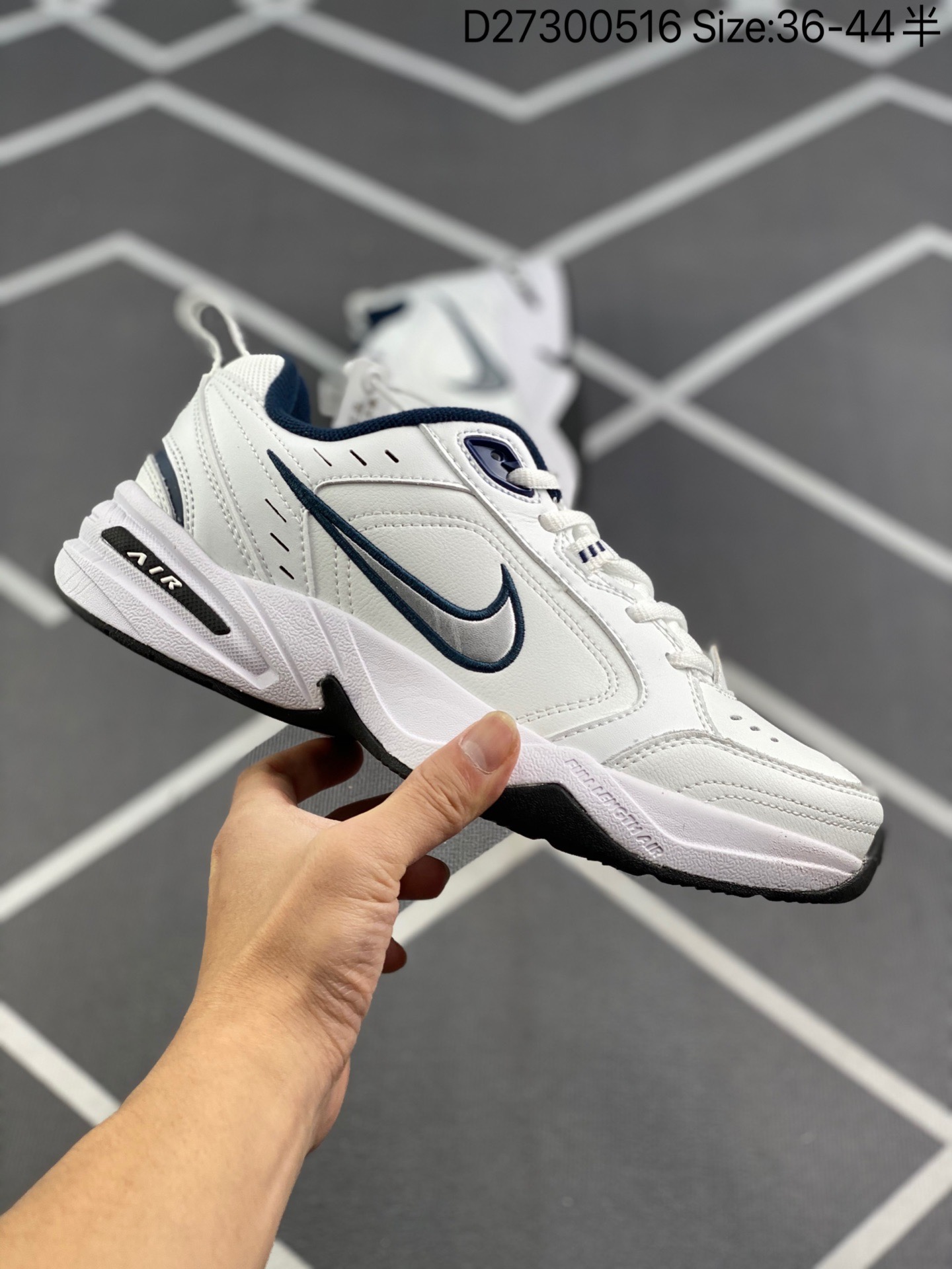 スニーカー  Nike Air MONARCH IV ファッションシューズ   何でも似合う