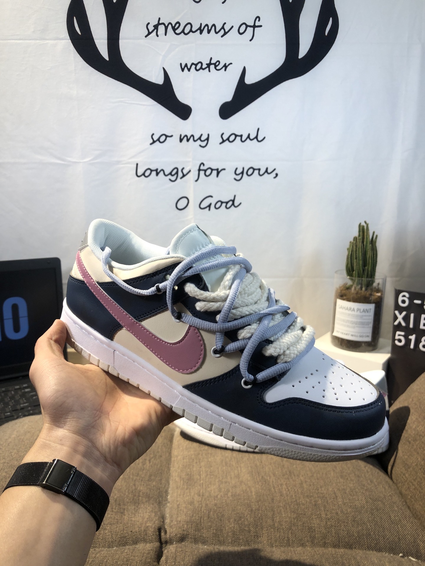 スニーカー Futura x Nike Dunk Low SB    ファッションシューズ   何でも似合う