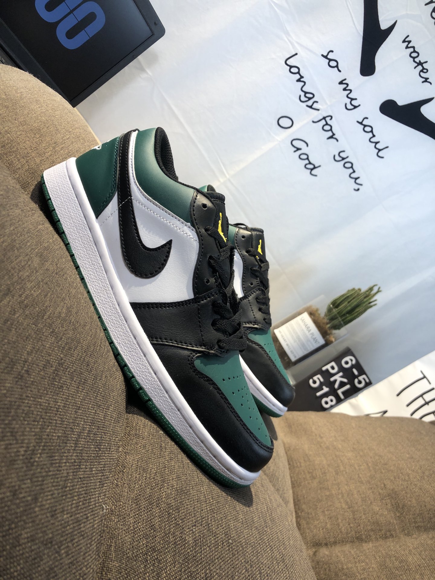 スニーカーNike Air Jordan 1 Low GS  AJ1  ファッションシューズ   何でも似合う