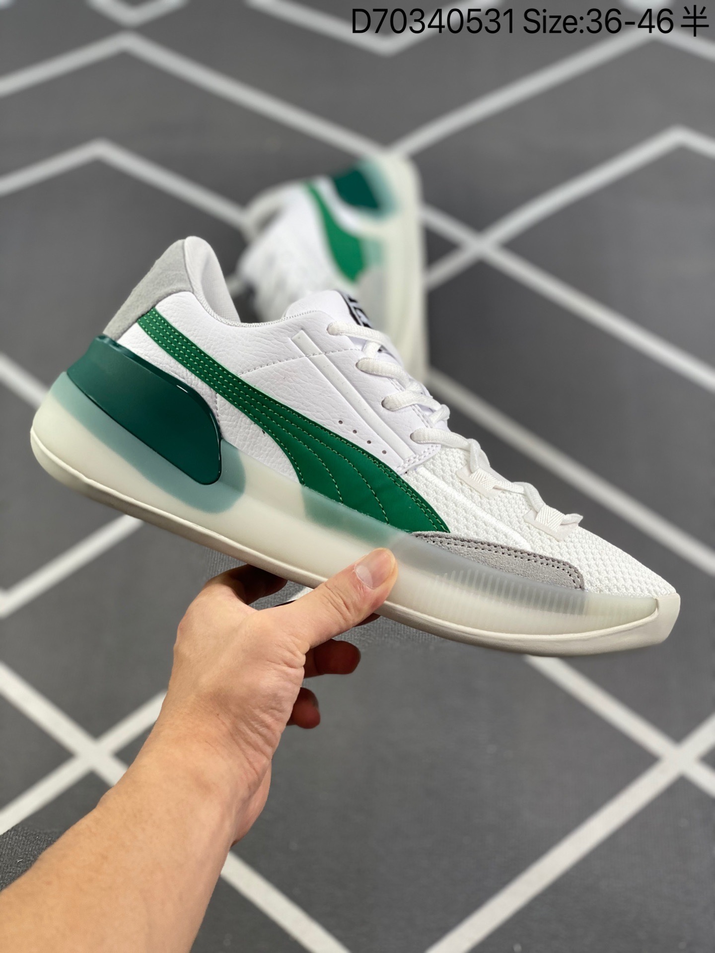 スニーカー  Puma Clyde Hardwoodファッションシューズ   何でも似合う