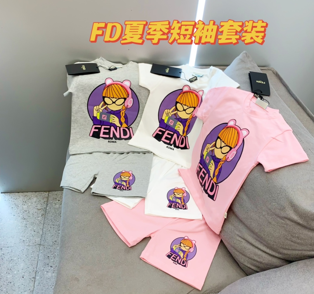 FENDI  2022年夏  子供服　セットキッズカジュアルスーツ（トップス＋ショーツ）