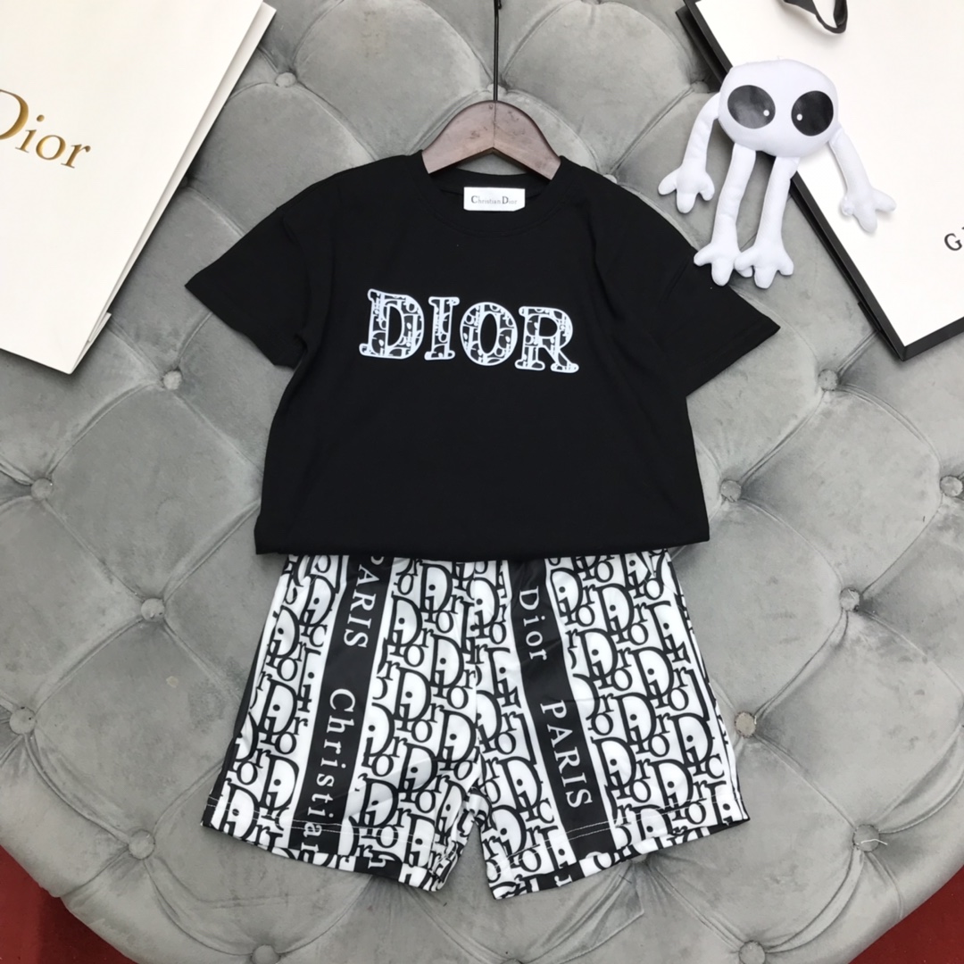 Dior 【ディオール】子供服　セットアップ　Tシャツ＋ショートパンツ 110-160cm