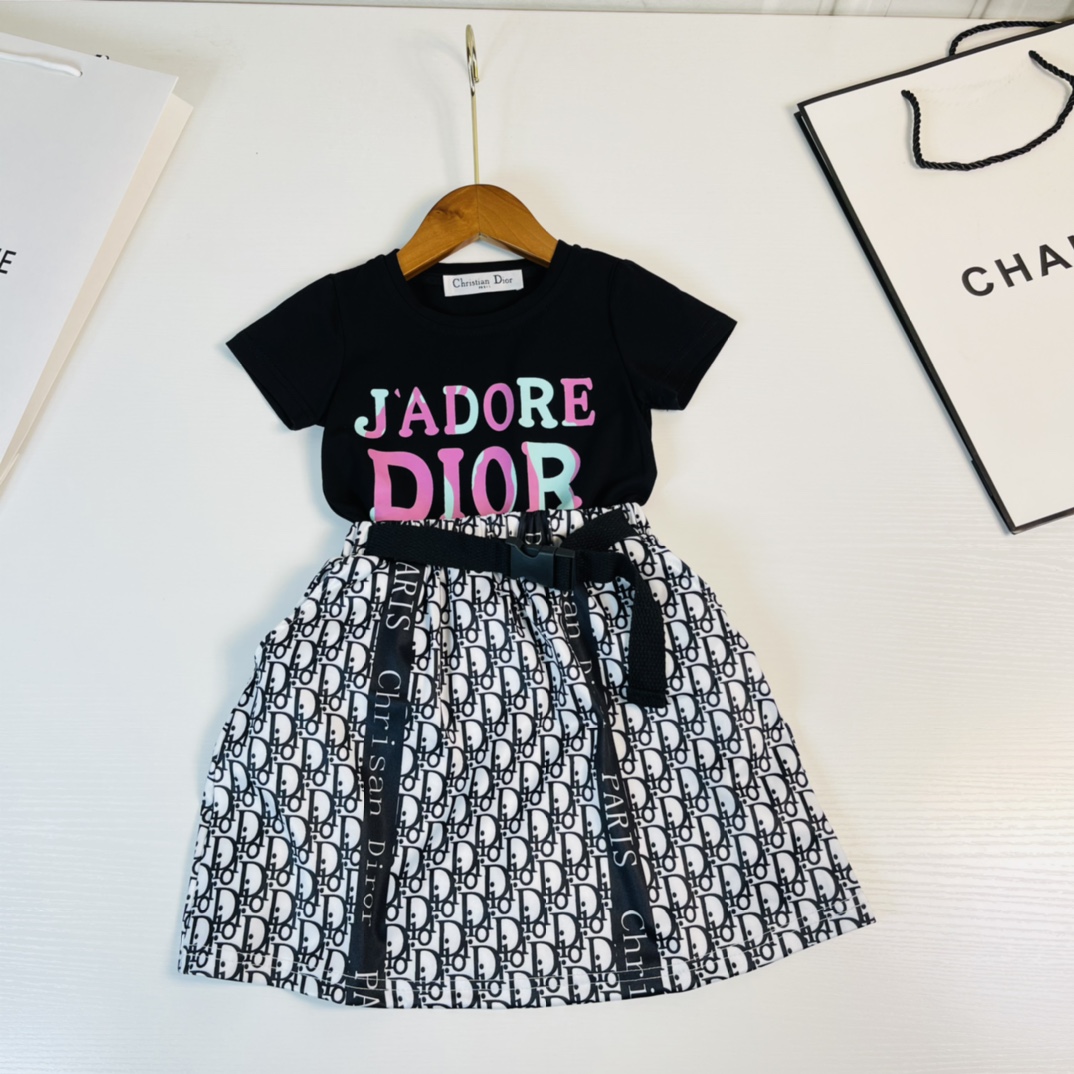 Dior 【ディオール】子供服　セットアップ　Tシャツ＋スカート　90-140cm