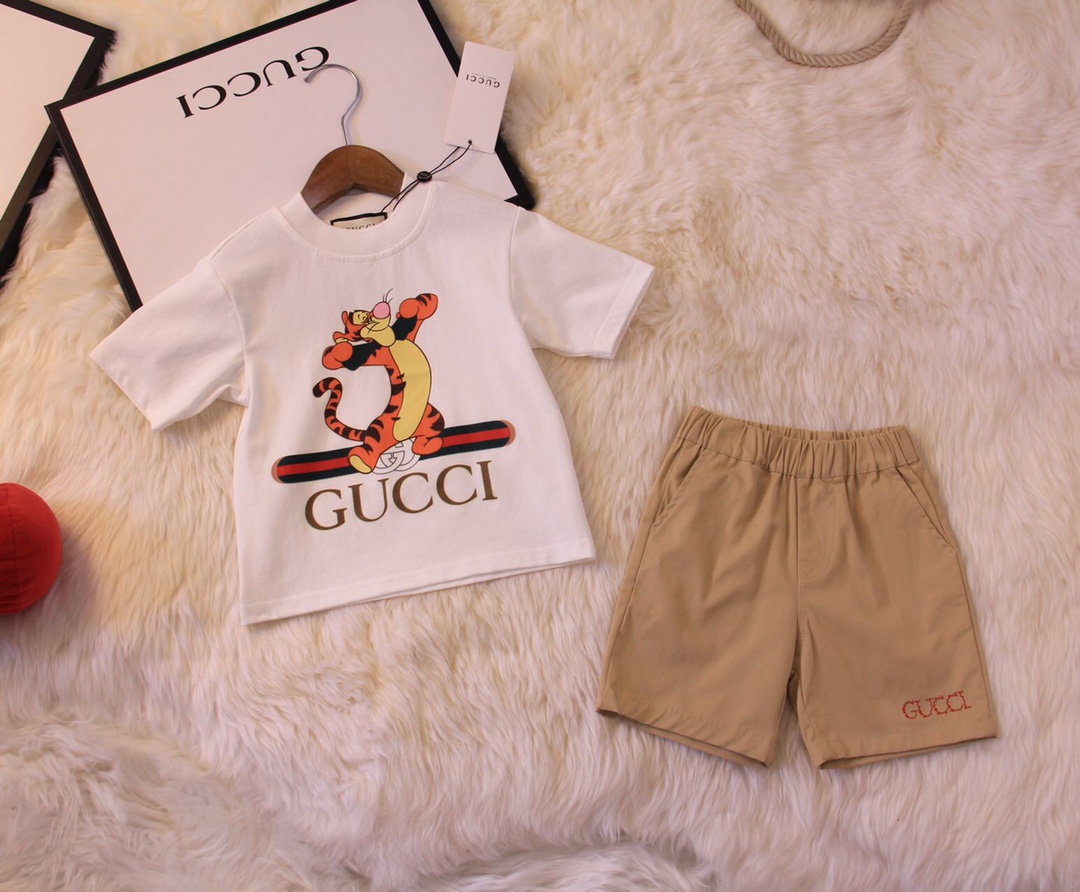 GUCCI 【グッチ】 子供服 　夏　Tシャツ　ショートパンツ　セットアップ　Tシャツ＋ショートパンツ　100-150cm