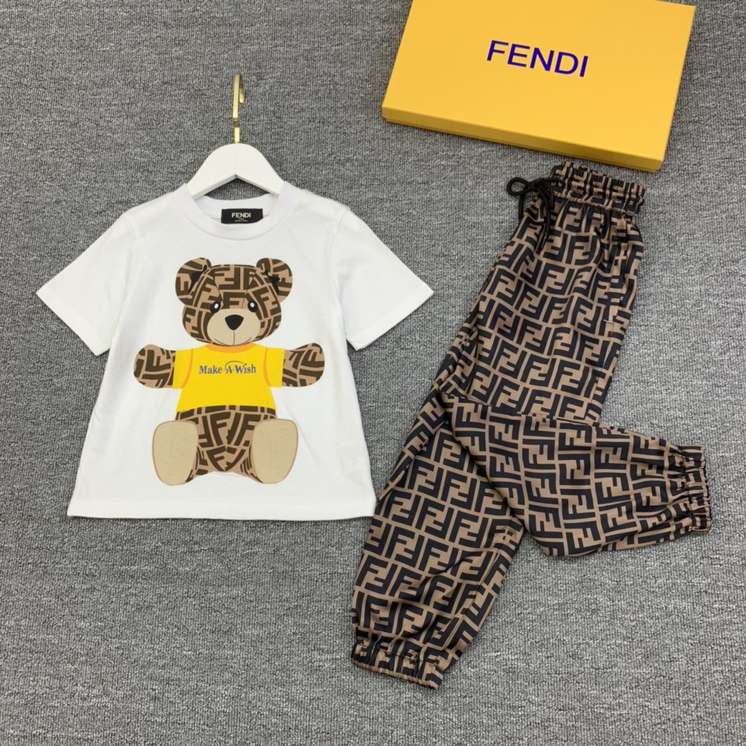 フェンディ FENDI　子供服　セットアップ　トップス+ボトム　100-160cm