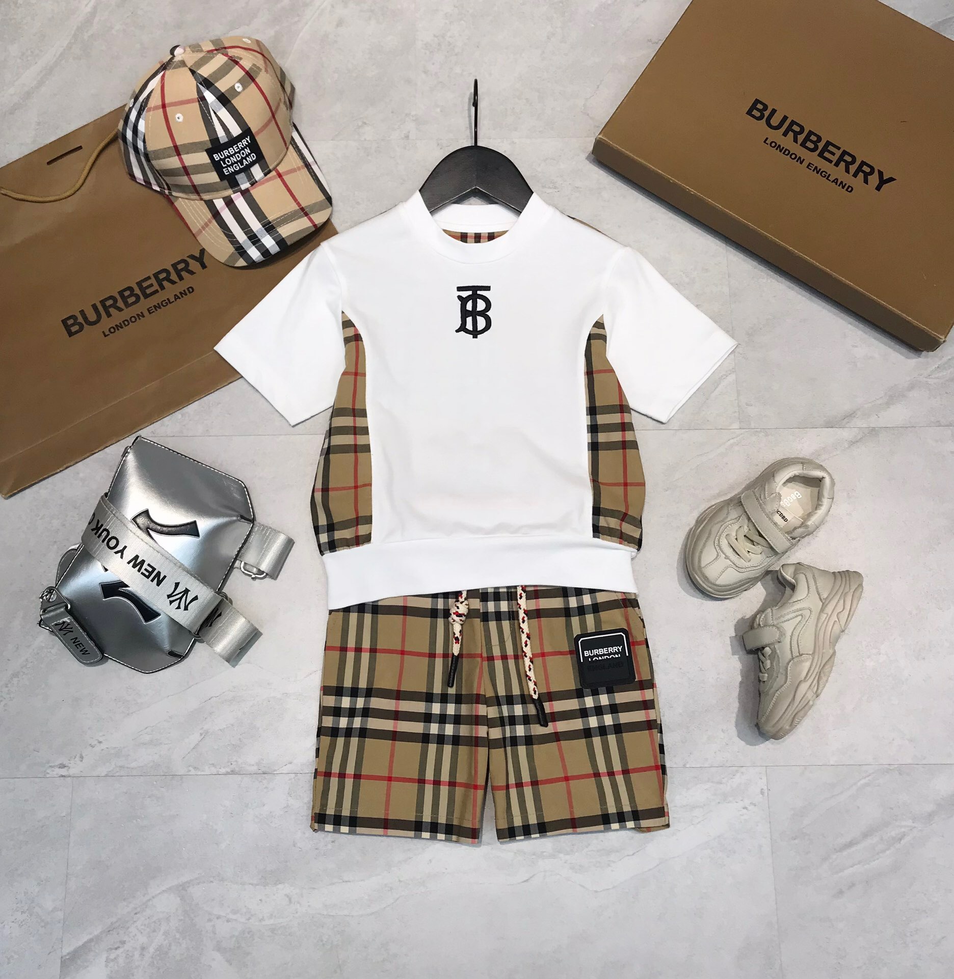 TGB ショッピング / BURBERRY 【バーバリー】 セットアップ トップス+ 