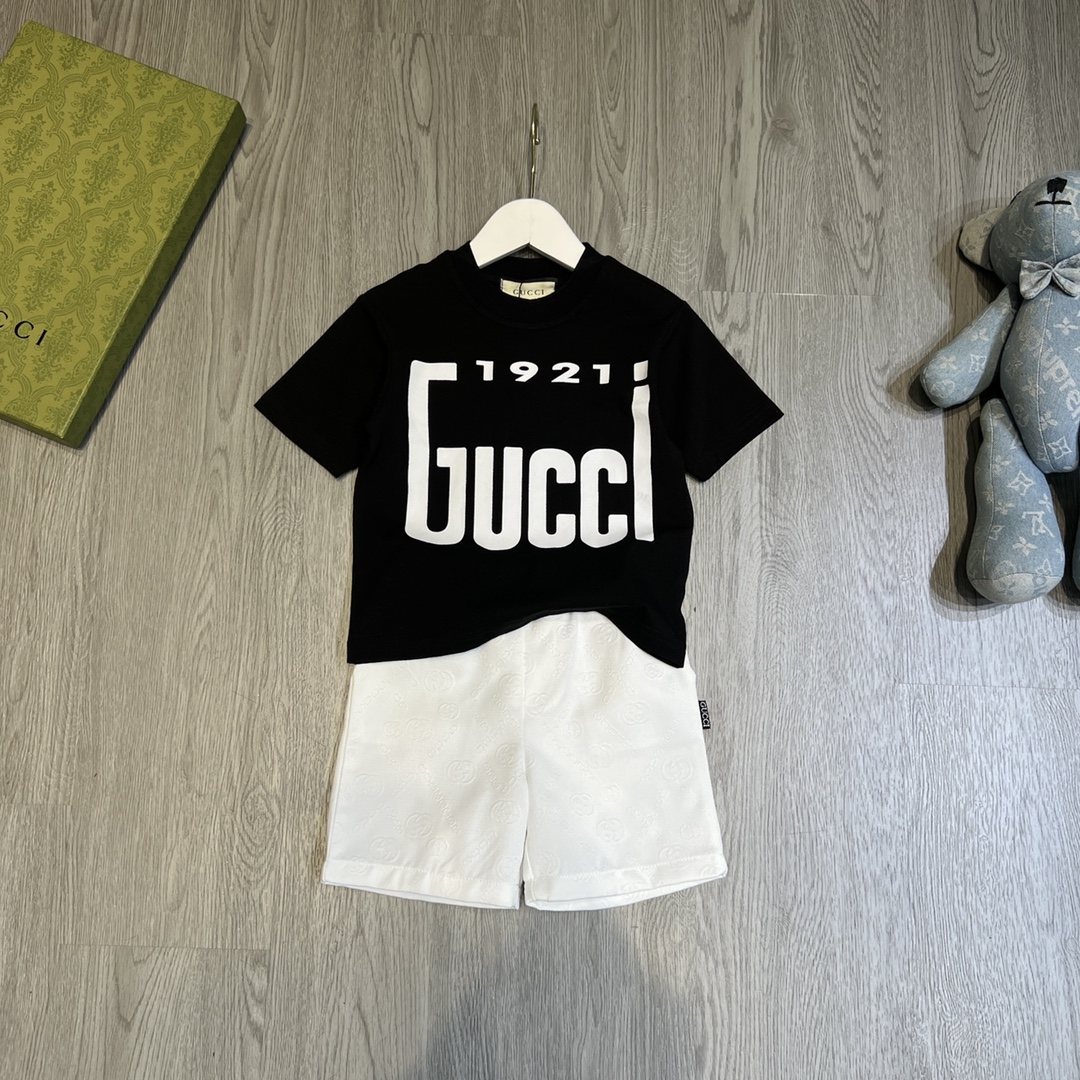 GUCCI【グッチ】子供服 　セットアップ　Ｔシャツ＋ショーパン  100綿% 　110-150cm