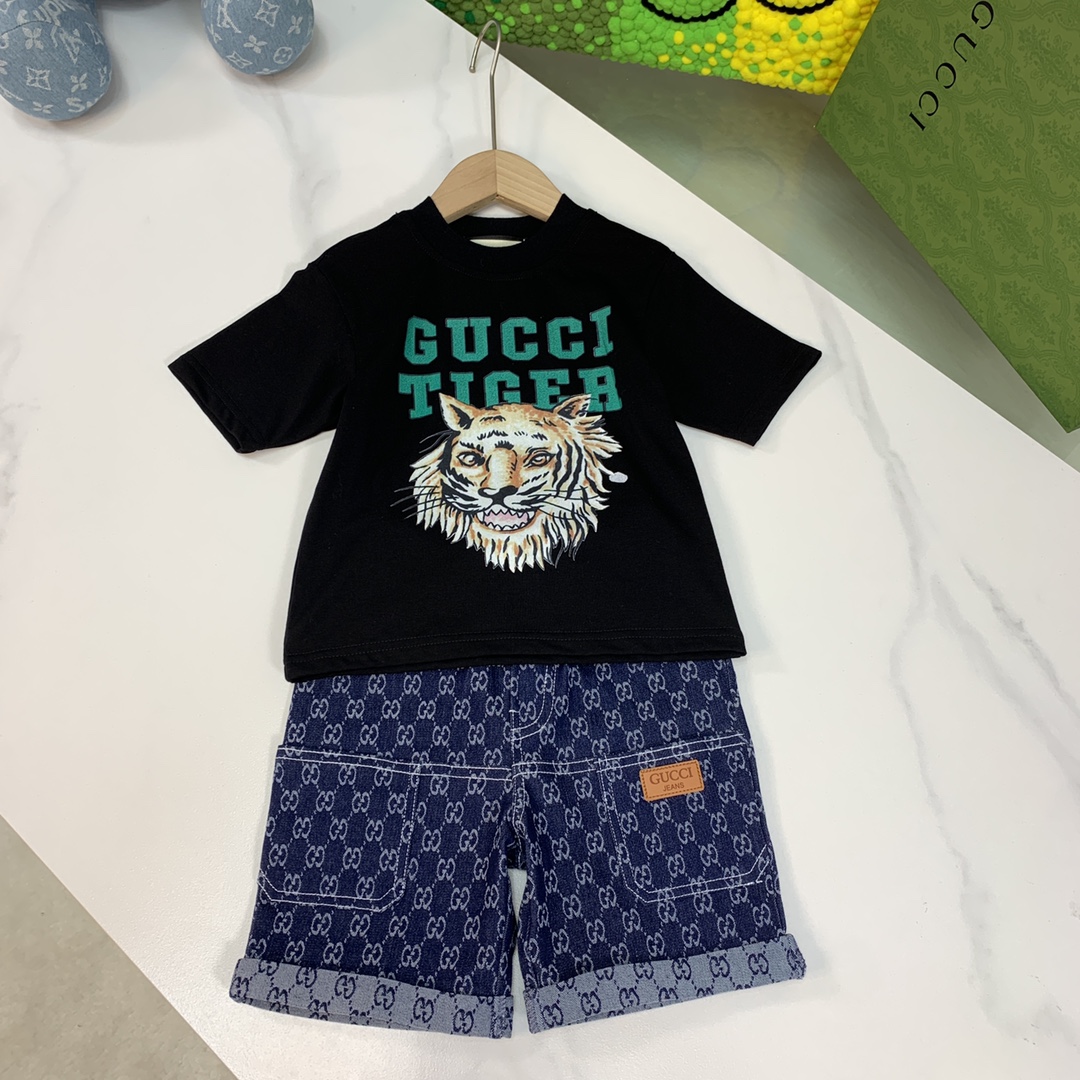 GUCCI【グッチ】子供服 セットアップ　トップス+ボトム　100-150cm