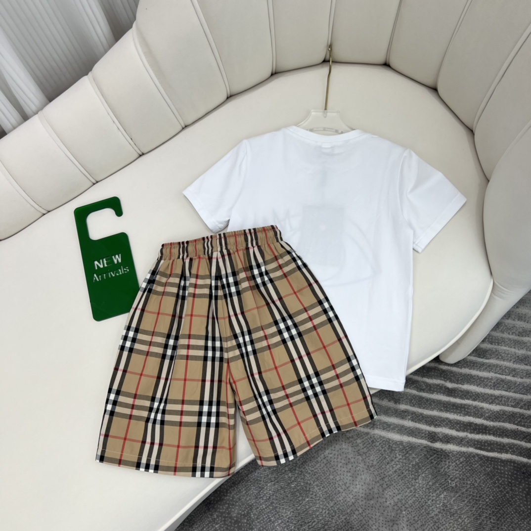 BURBERRY【バーバリー】子供服 　セットアップ　トップス+ボトム　120-160cm