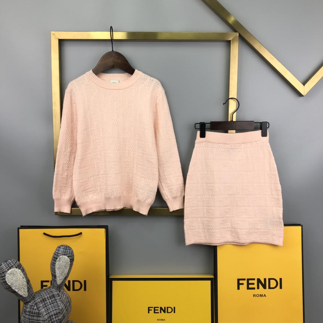 フェンディ   FENDI   子供服    ニット  　セットアップ　トップス+ボトム　100-160cm