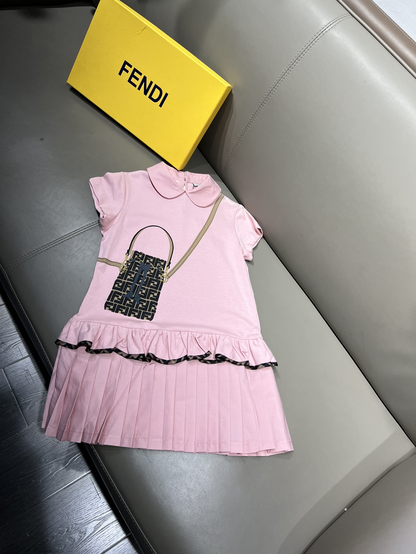 フェンディ FENDI  夏　子供服　ワンピース　100-150㎝