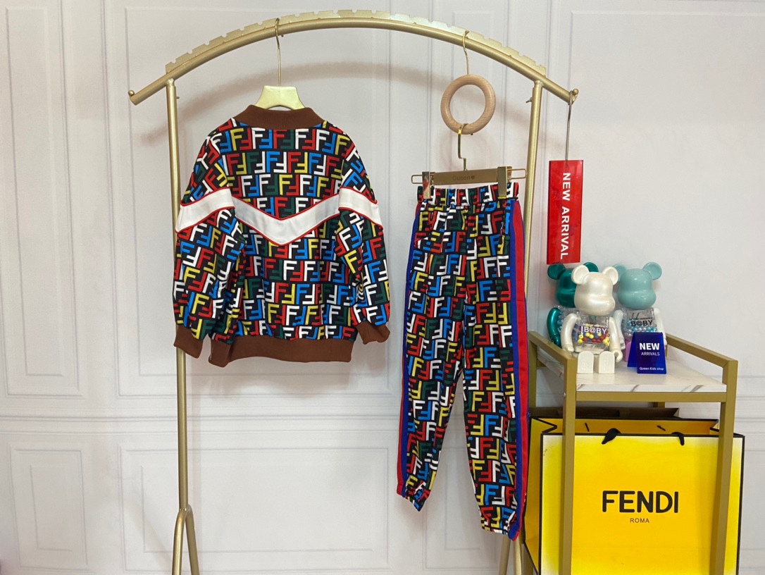 フェンディ   FENDI  子供服   春秋　トップス+ボトム　120-170cm