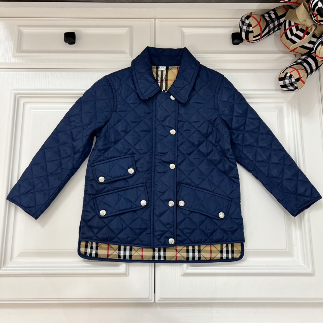 BURBERRY【バーバリー】 子供服   綿入れ   トップス　秋冬　110-160cm　2022/8/10