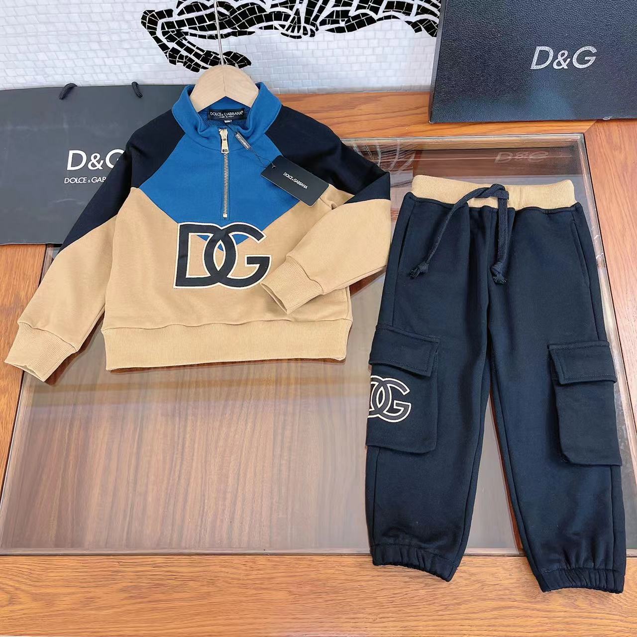 ドルチェ＆ガッバーナ DOLCE＆GABBANA   子供服　セットアップ　フーディー+パンツ　90-150cm