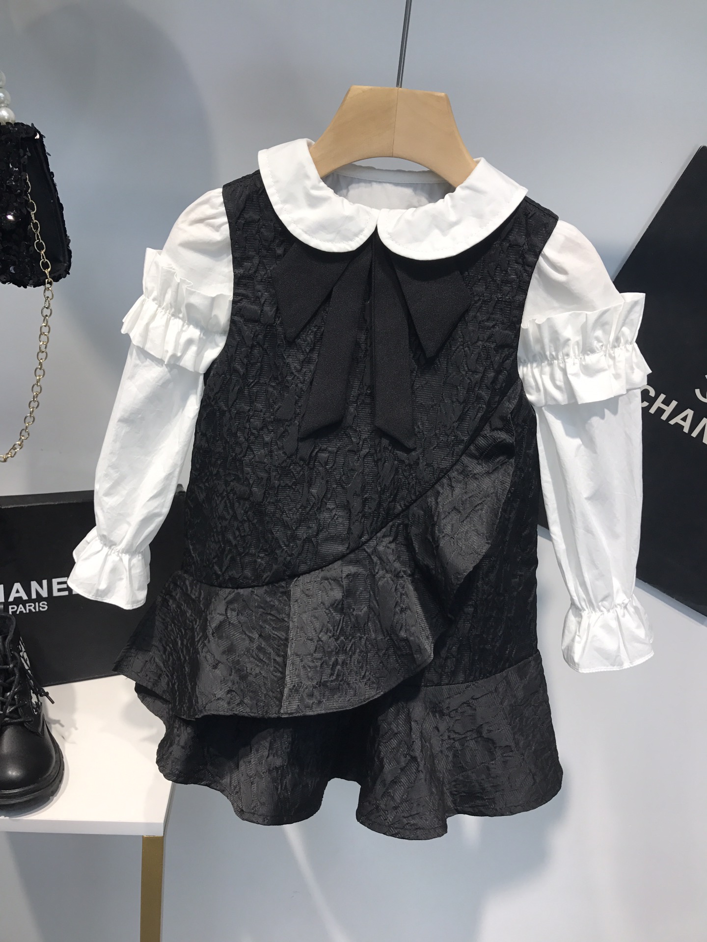 シャネルCHANEL 　子供服　セットアップ　シャツ＋ワンピース　秋　100-150cm