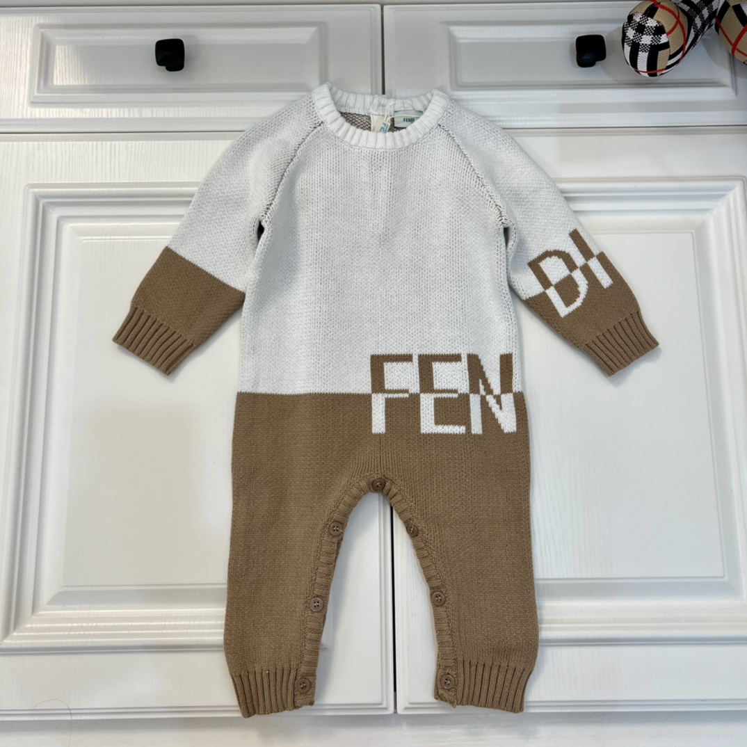 フェンディ FENDI   ベビー服    ボディースーツ 　綿    66-73-80-90-100