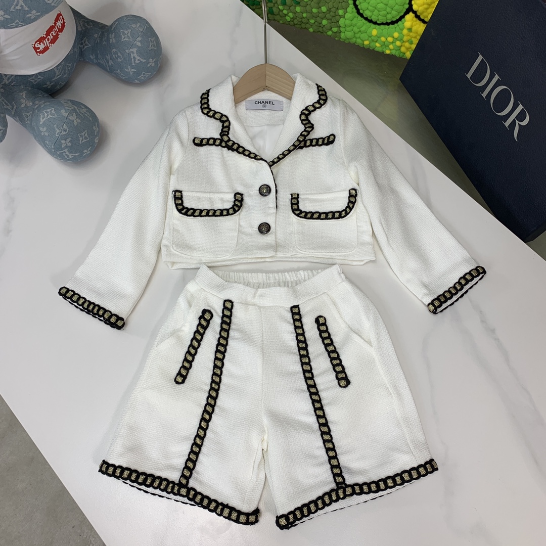 シャネル　CHANEL 　子供服   セットアップ　ガール　秋　100-140cm