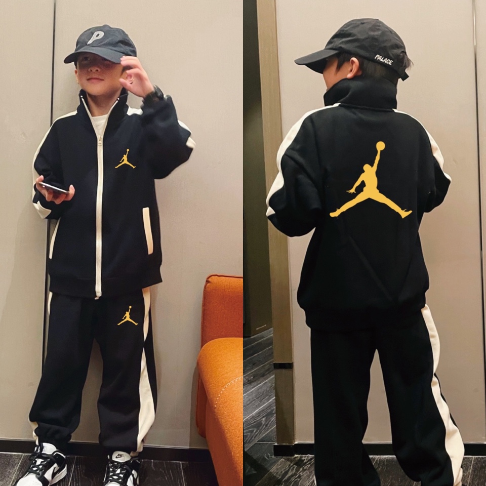 【NIKE】 ナイキ    子供服  セットアップ   コ ート＋パンツ　秋冬　100-150cm