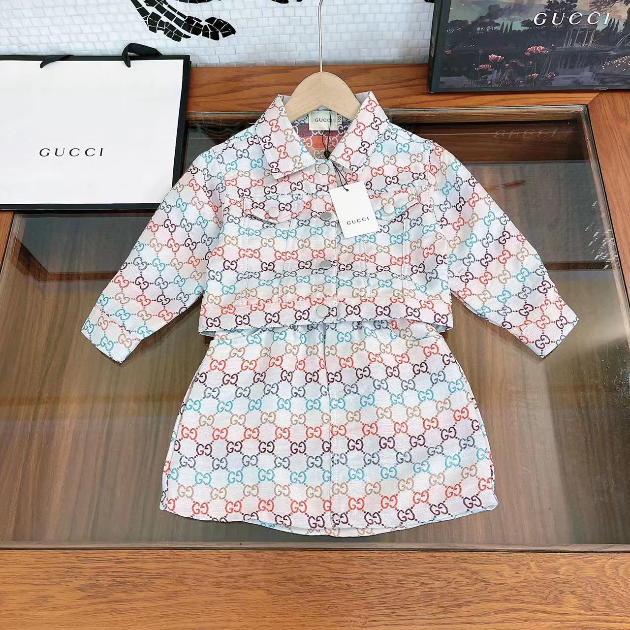 GUCCI【グッチ】 子供服 　夏秋　長袖+スカート　100-150cm