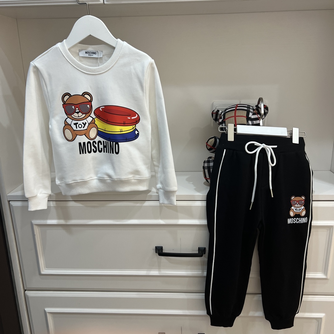 モスキーノ Moschino　子供服　セットアップ　フーディー+パンツ　秋冬　100-150cm