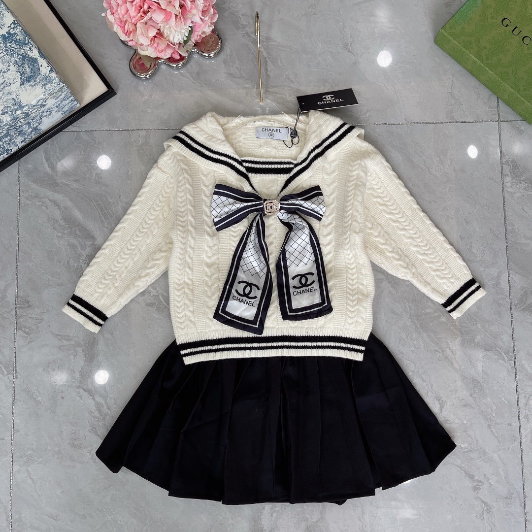 シャネル CHANEL 　子供服　セットアップ　 セーター＋スカート 　春秋　100-150cm