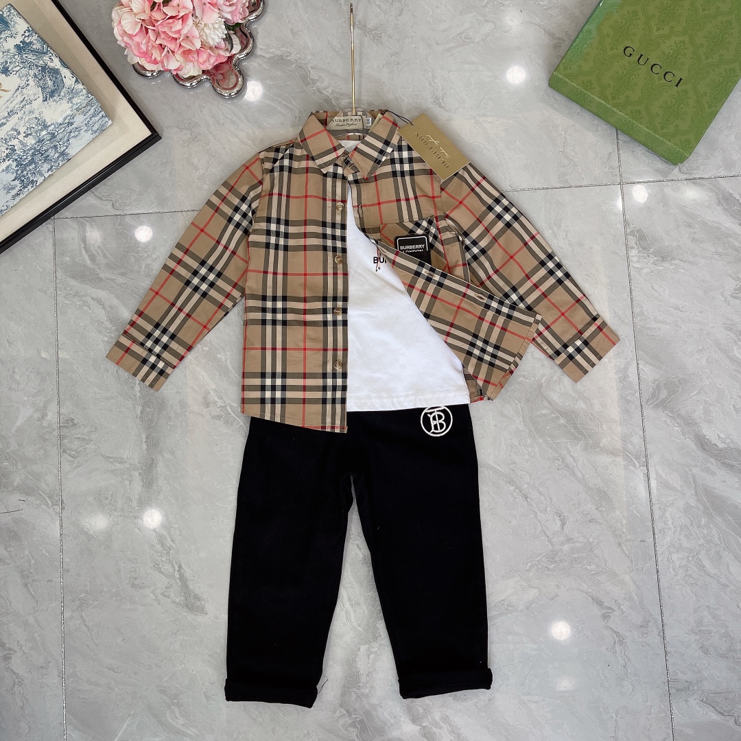 BURBERRY【バーバリー】　子供服　セットアップ　シャツ＋パンツ＋Ｔシャツ　春秋　100-150cm